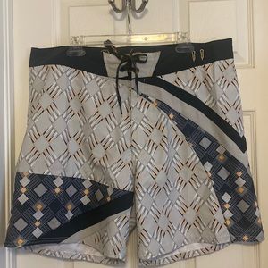 Beach Rays, men’s swim Trunks. 40